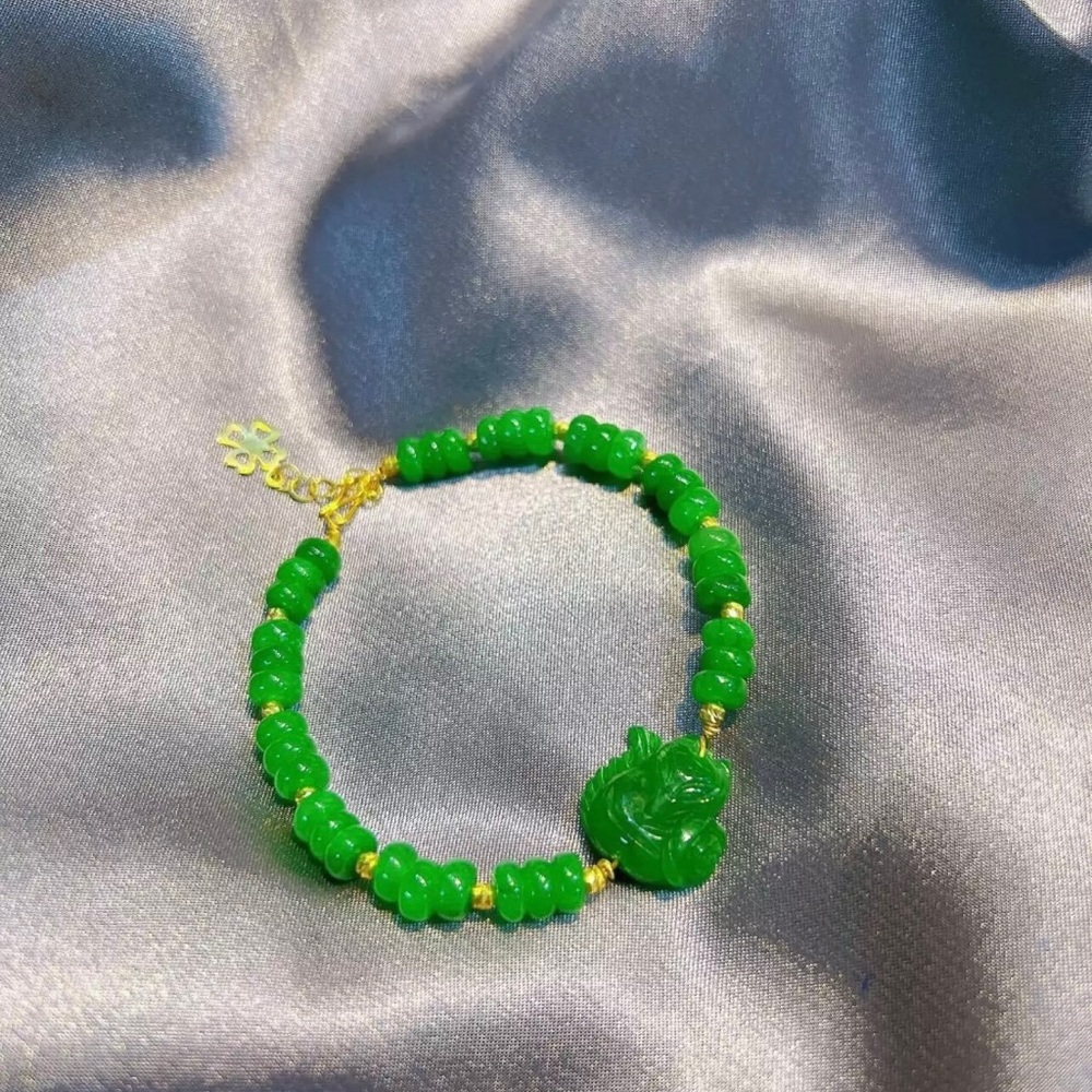 10k gold jade Fox bracelet